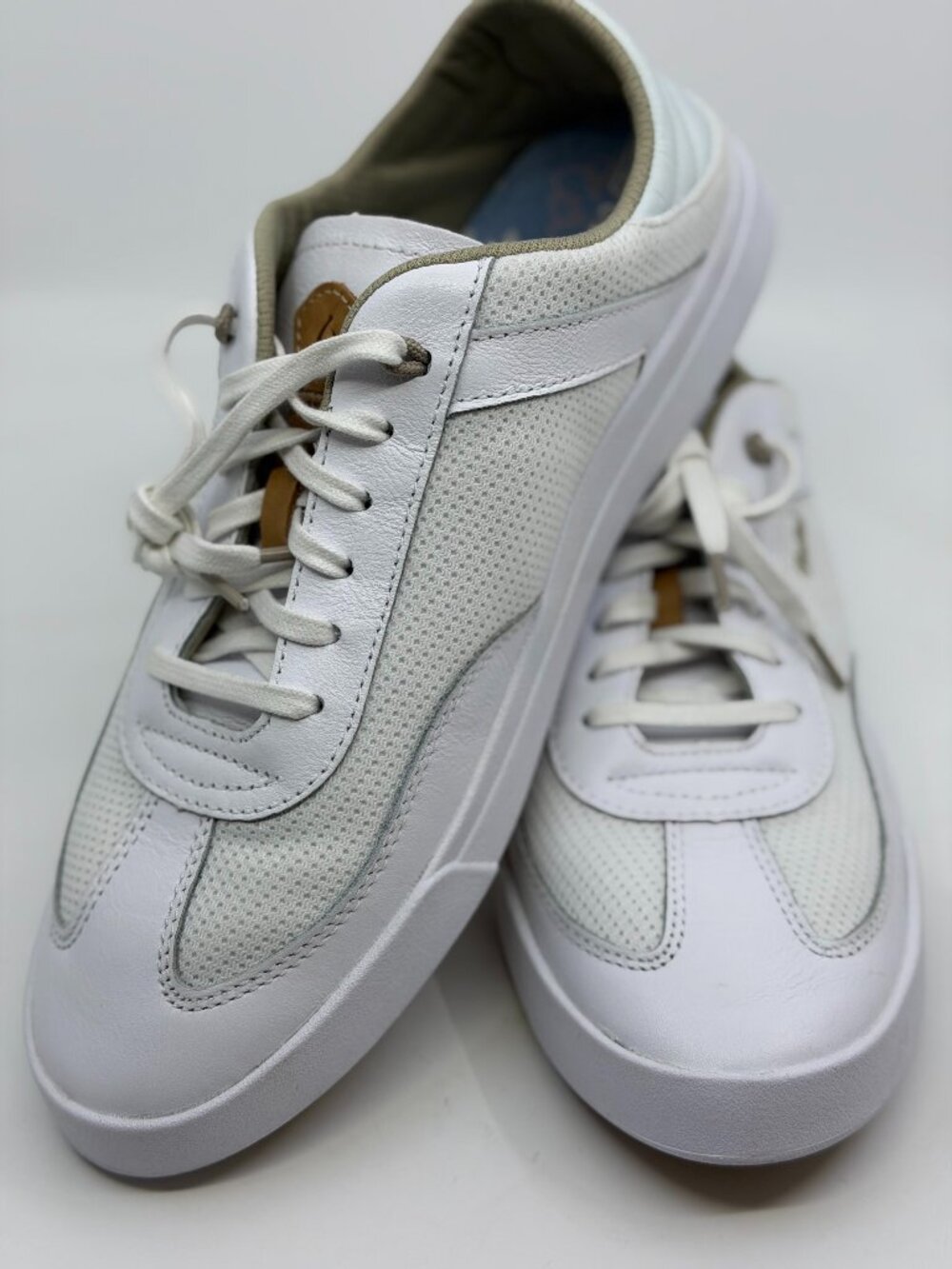 OluKai Kilea Women’s 10 Leather Mesh Sneakers White Cream Shoes EU 40 New,no box